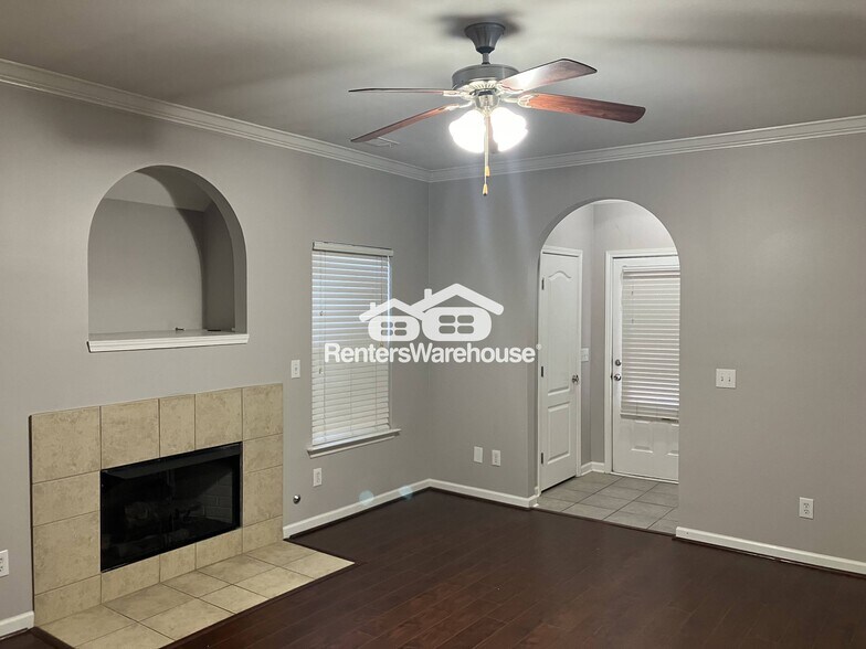 Building Photo - 261 Oxmoor Pl