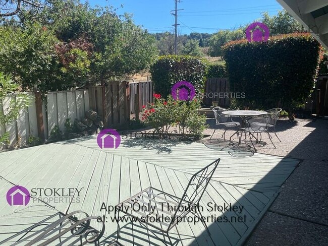 Building Photo - 137 Donna Maria Way