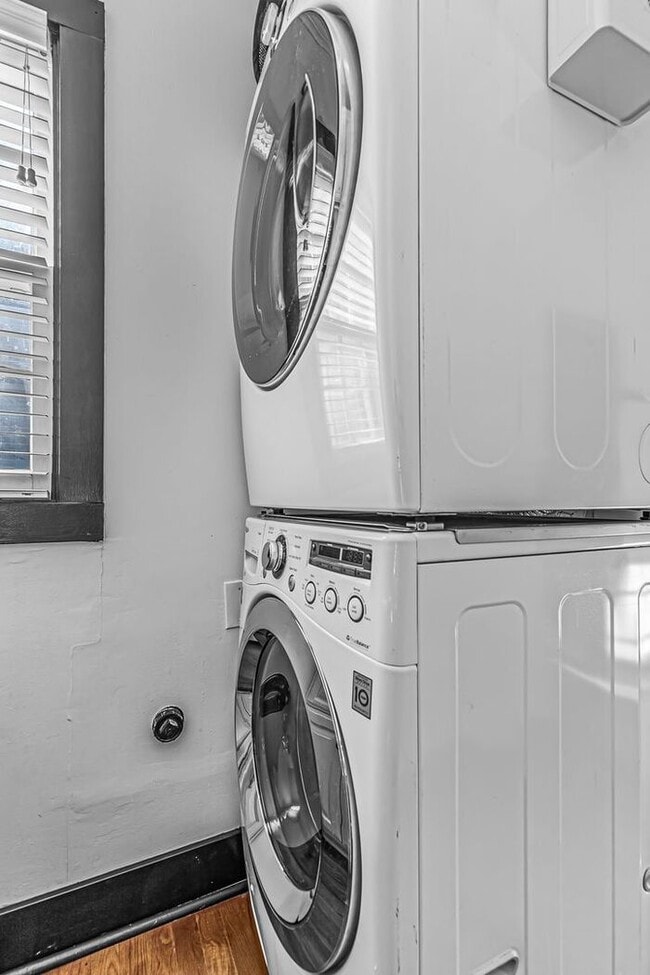 Building Photo - Beautiful Estate for Rent in Ashland