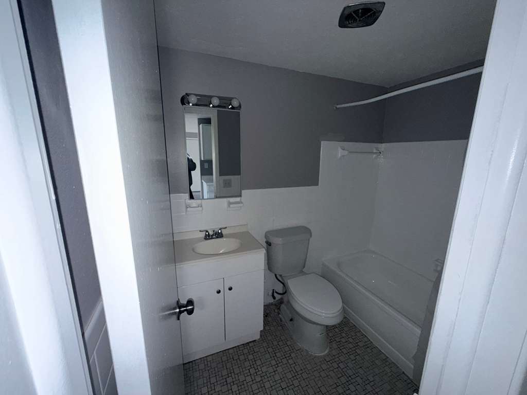 Building Photo - 13444 Euclid Ave