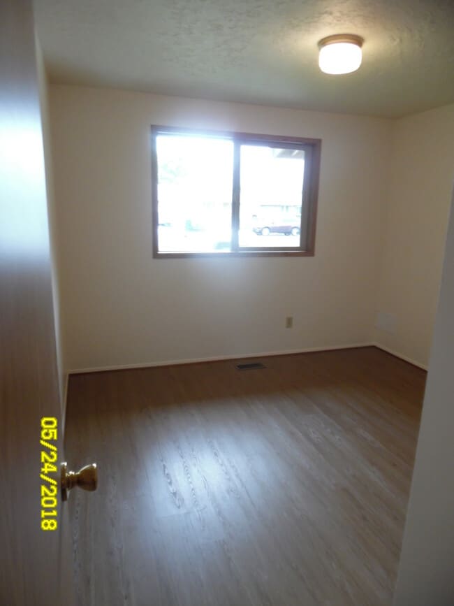 Building Photo - 745 SE Alethea Way