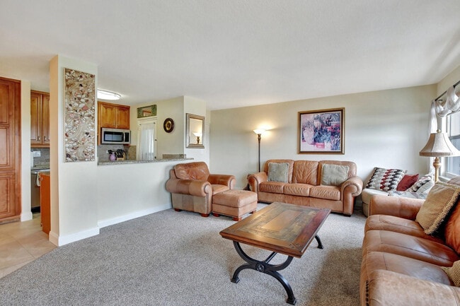 Building Photo - 2555 NE 11th St