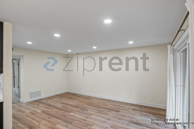 Building Photo - 291 Tradewinds Dr