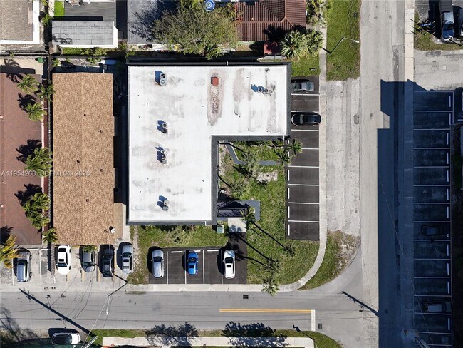 Building Photo - 133 SE 4th Ave