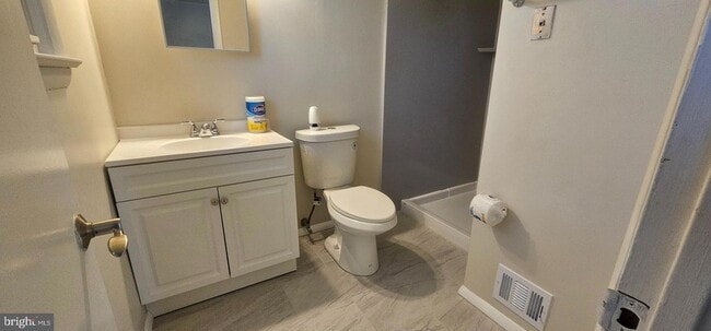 Building Photo - 5616 Old Temple Hill Rd