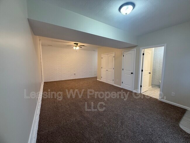 Building Photo - 163 Christian Ct