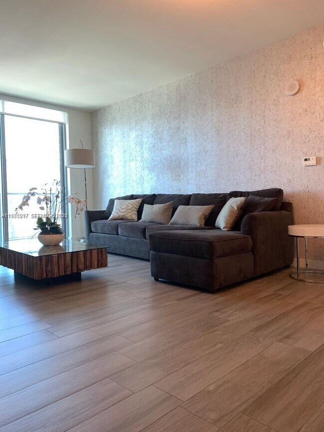 Building Photo - 1100 S Miami Ave