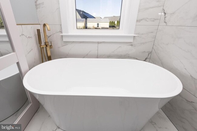 Building Photo - 5692 King Stuart Dr