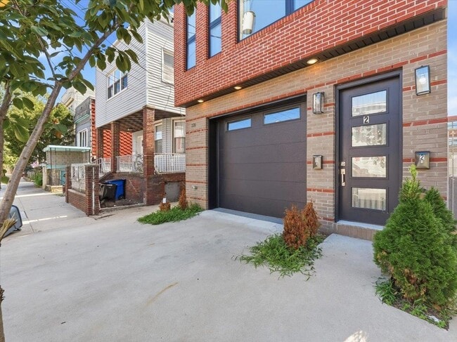 Building Photo - 220 Freeman Ave