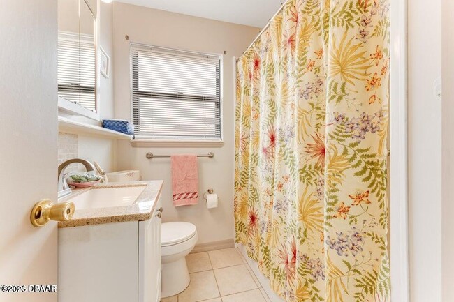 Building Photo - 205 Cardinal Dr