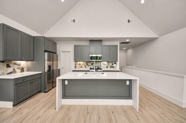 Building Photo - 1046 Homer St