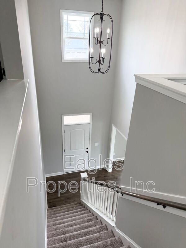 Building Photo - 209 Weeping Willow Dr