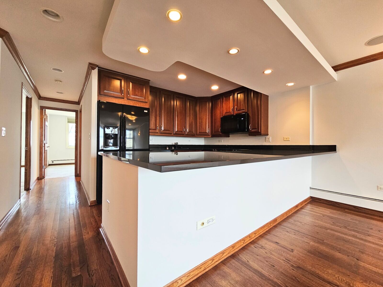 Building Photo - 1356 N Dearborn St