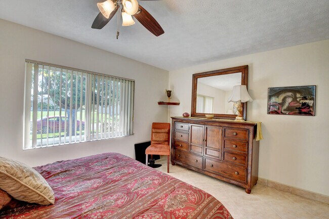 Building Photo - 14425 Amapola Way