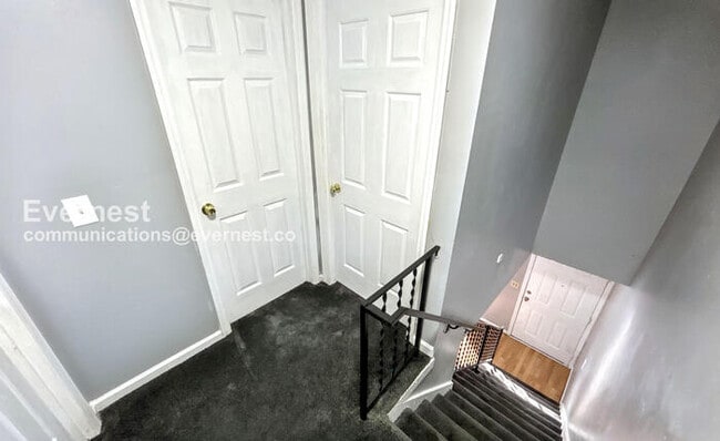 Building Photo - 1221 Katie Ave