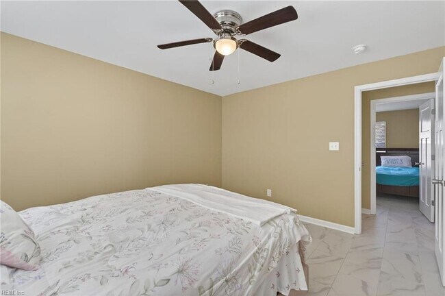 Building Photo - 1218 W Ocean View Ave