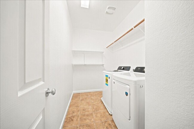 Building Photo - 4370 Mt Kisco Way