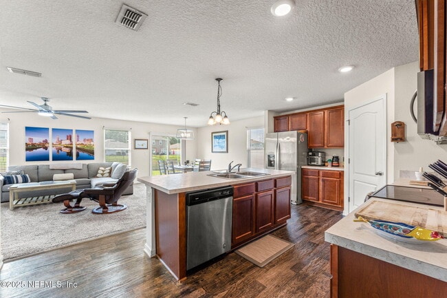 Building Photo - 11529 Stickleback Ln