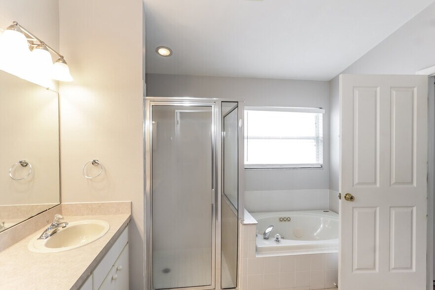 Building Photo - 1107 Crimson Clover Ln