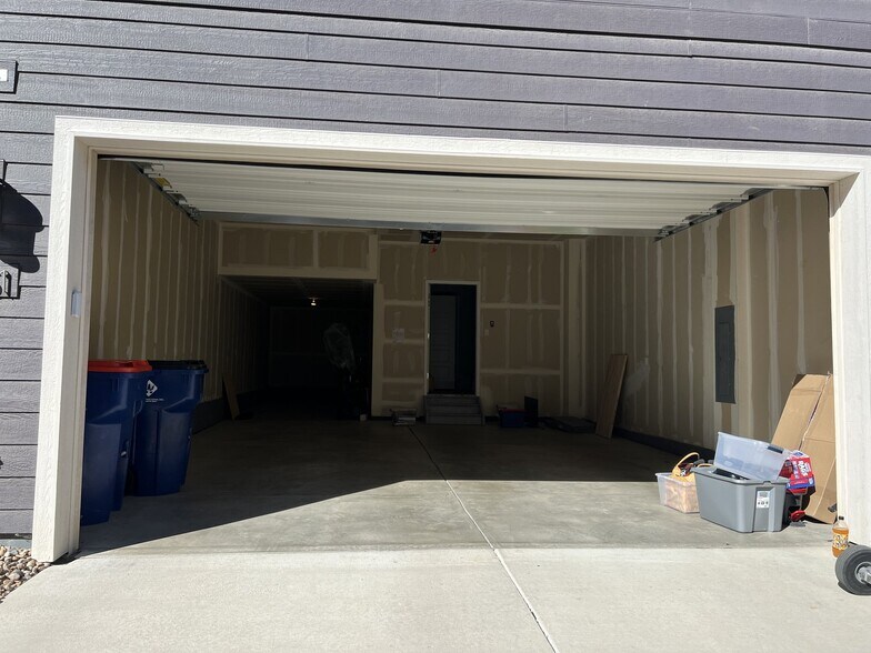 Building Photo - 8951 Ramblestone St