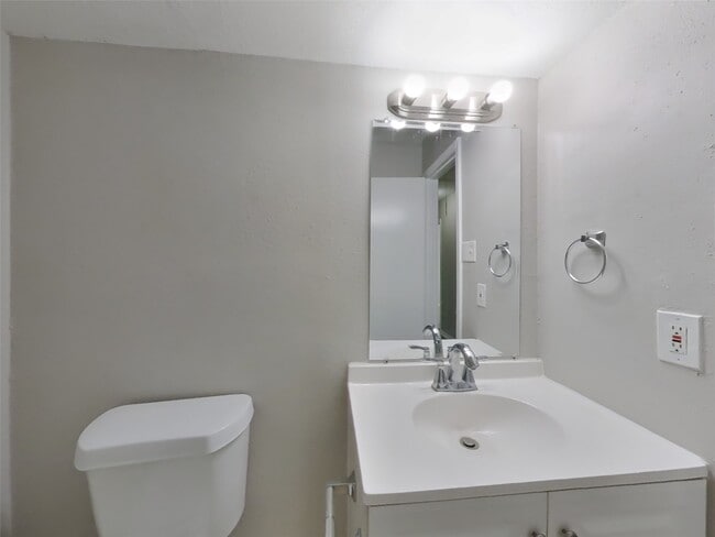 Building Photo - 12819 Enchanted Path Dr