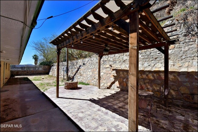 Building Photo - 4217 Canterbury Dr