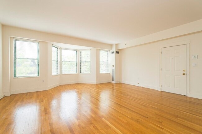 Building Photo - 97 Broadway