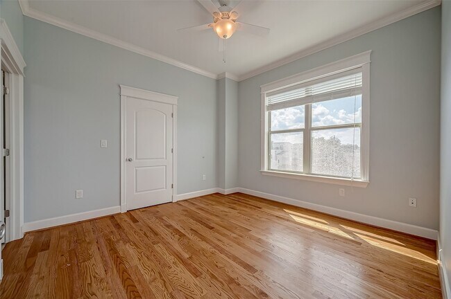 Building Photo - 2802 Morrison St