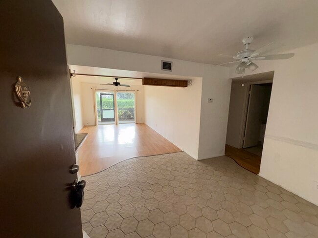 Building Photo - 460 NW 20th St