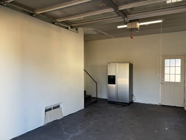 Building Photo - 4 Bedroom, 1 Bathroom House in Walkertown!