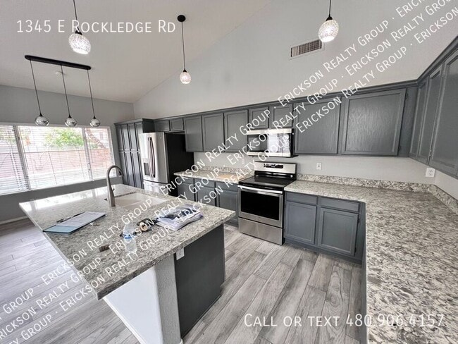 Building Photo - 1345 E Rockledge Rd