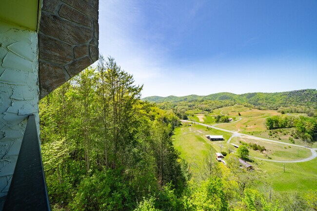 Building Photo - 4249 Dollys Dr