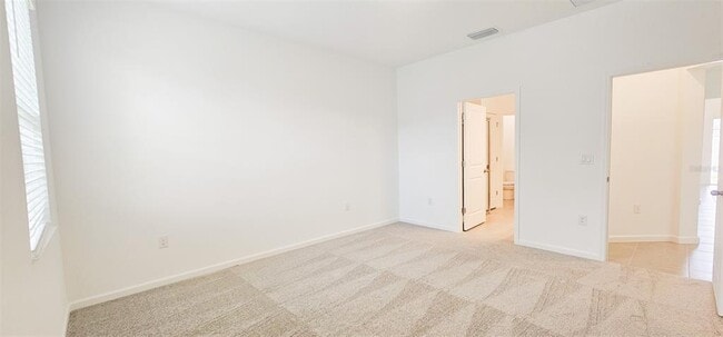 Building Photo - 500 Silver Palm Dr