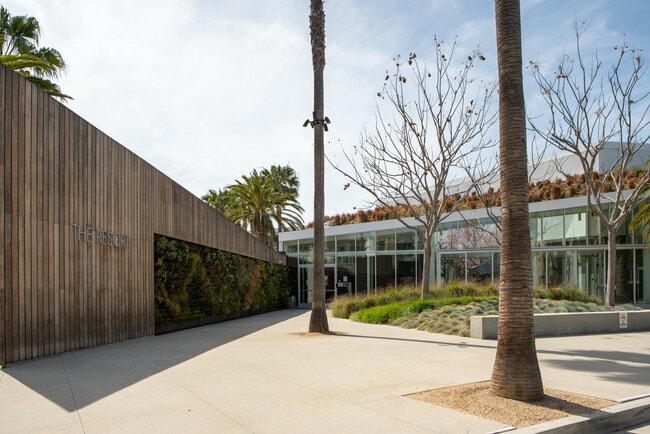 Building Photo - 6020 Seabluff Dr