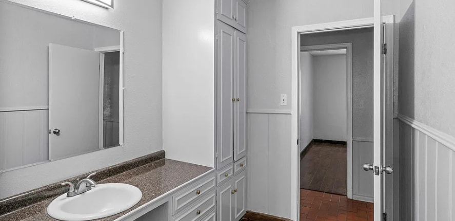 Building Photo - 1723 Sequoia Dr