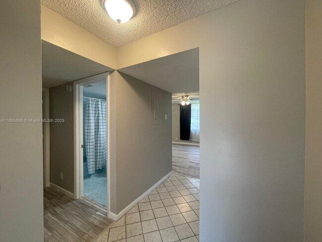 Building Photo - 7875 Margate Blvd