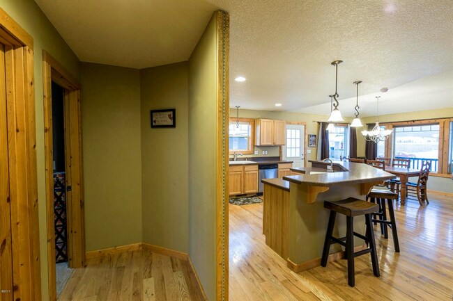 Building Photo - Lovely West Kalispell Home