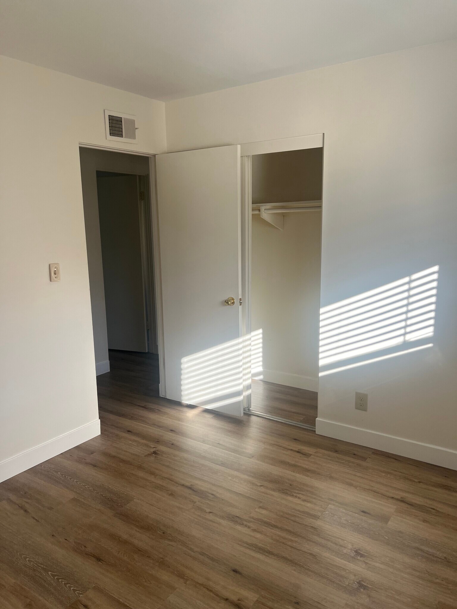 Building Photo - 156 Alcor Ave