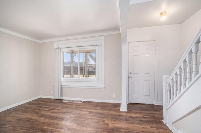 Building Photo - Single-Family Home - 4 Bedroom, 1 Bathroom