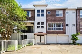 Building Photo - 616 Lester St