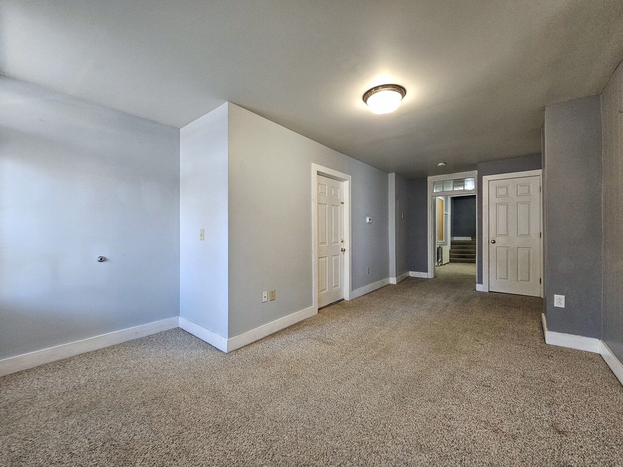 Building Photo - 1358 W Main St