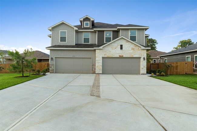 Primary Photo - 217 Oakcrest Rd