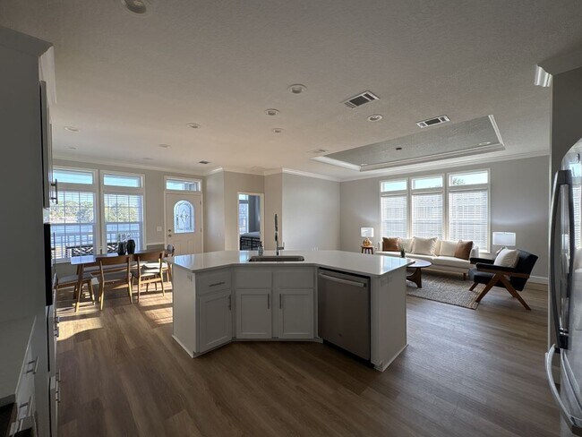 Building Photo - 736 Pirates Rest Rd