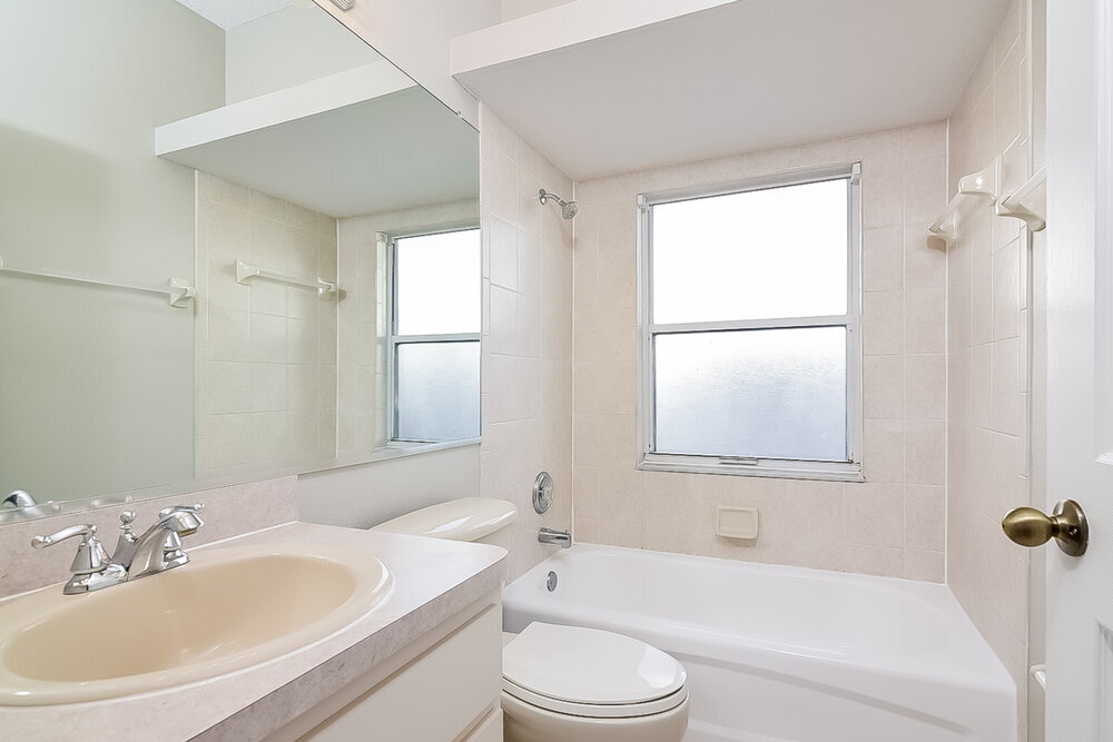 Building Photo - 7129 Captiva Cir