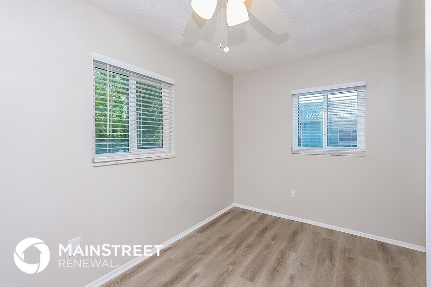 Building Photo - 2141 23rd St SW