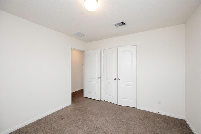 Building Photo - 702 Hardwood Grv Ct