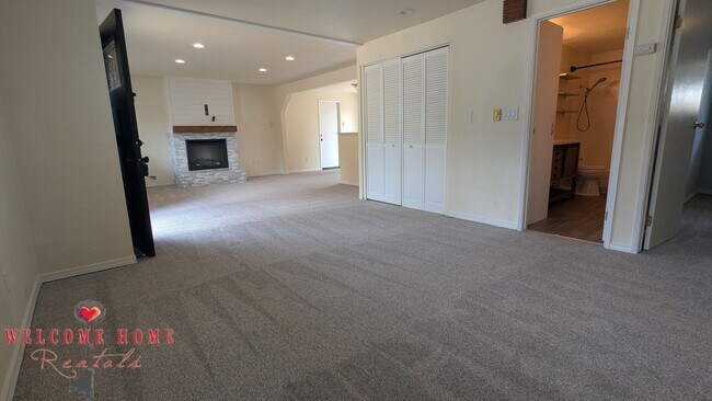 Building Photo - 910 Gregory Way SE