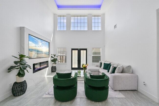 Building Photo - 2007 Que Manor Dr