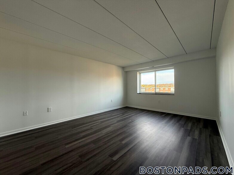 Building Photo - 53 Hill Rd