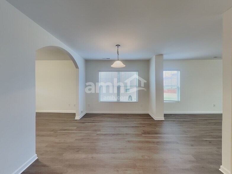 Building Photo - 146 Millen Dr